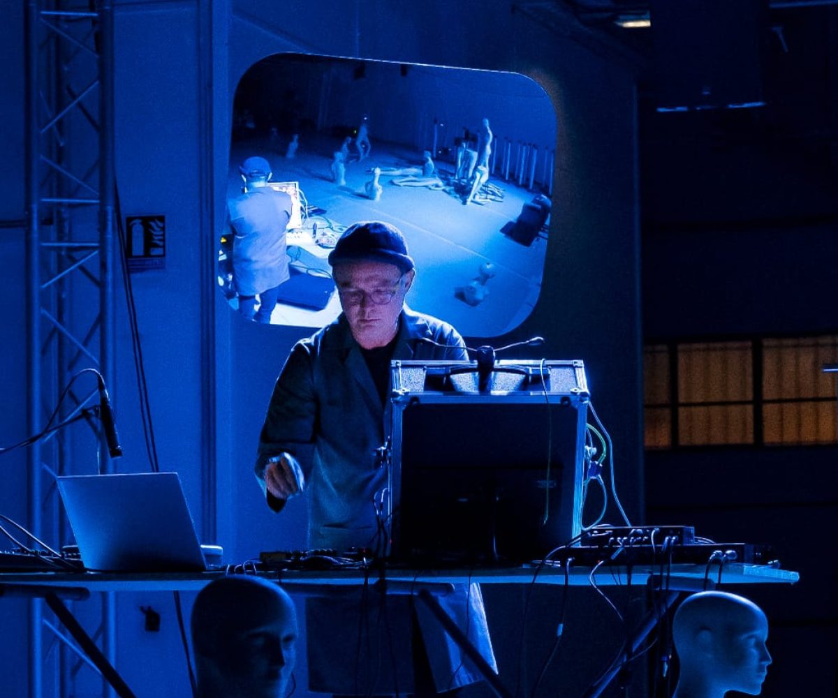Photo-Tomber-sans-bruit-credit-Vincent VDH-in-situ-Cesare-Reims-2026-93@0.5x